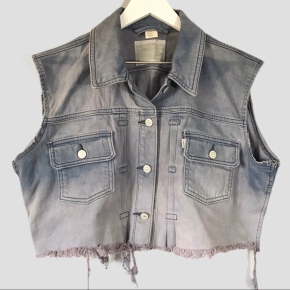 Levi's Jackets & Blazers - EUC Levi’s cropped cut off sleeveless vest XL